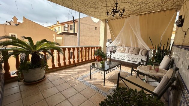 Resale - Townhouse -
Los Montesinos