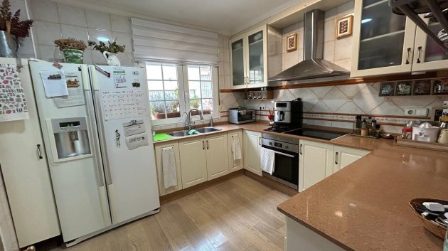 Resale - Townhouse -
Los Montesinos