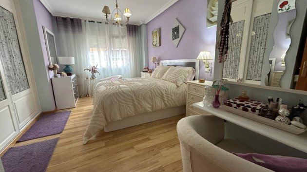 Resale - Townhouse -
Los Montesinos