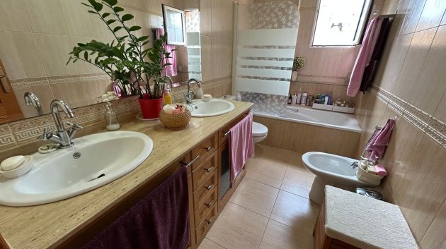 Resale - Townhouse -
Los Montesinos