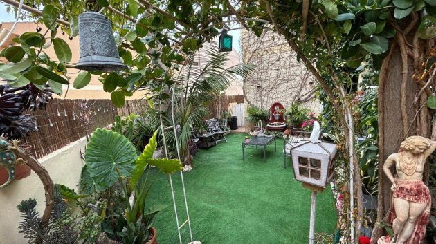 Resale - Townhouse -
Los Montesinos