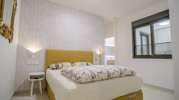 Reventa - Apartamentos -
Torrevieja