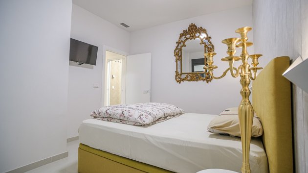 Reventa - Apartamentos -
Torrevieja