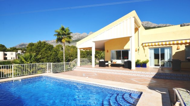 Resale - Villa -
Altea