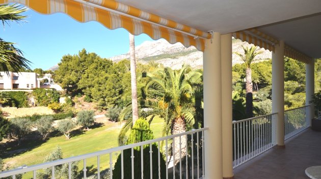 Resale - Villa -
Altea