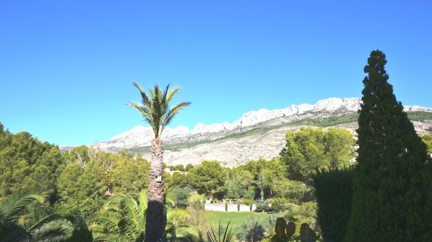 Resale - Villa -
Altea