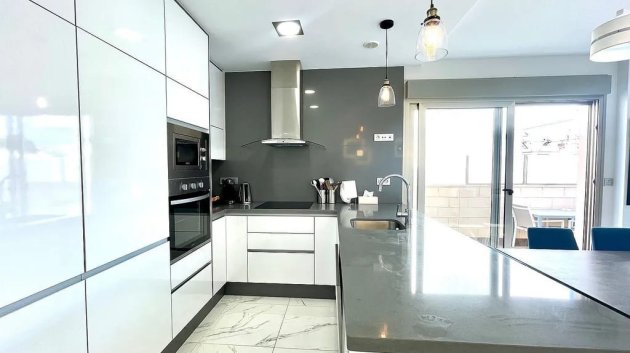 Resale - Villa -
Orihuela Costa - Villamartín