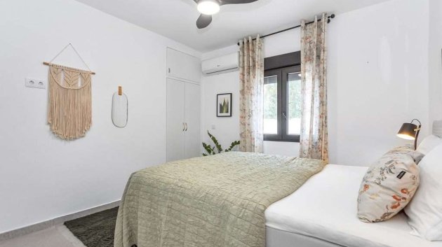 Resale - Villa -
Torrevieja - Torreta Florida