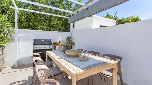 Resale - Villa -
Torrevieja - Torreta Florida