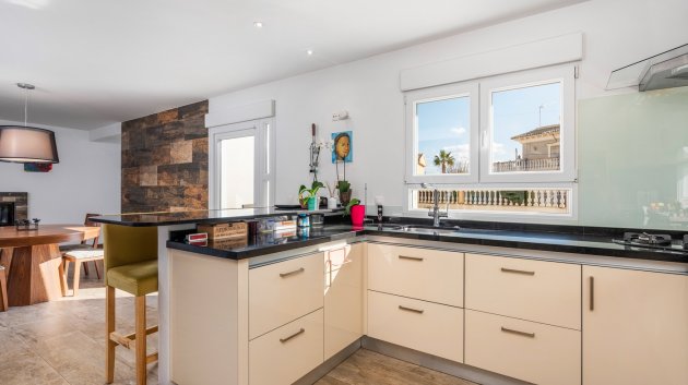 Resale - Villa -
Ciudad Quesada - Central Quesada