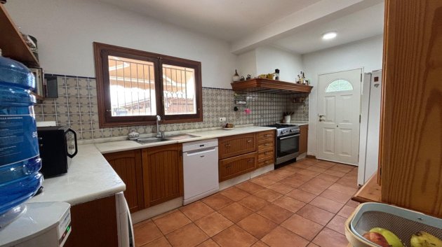 Resale - Villa -
Santa Pola