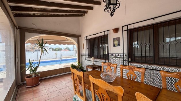 Resale - Villa -
Santa Pola