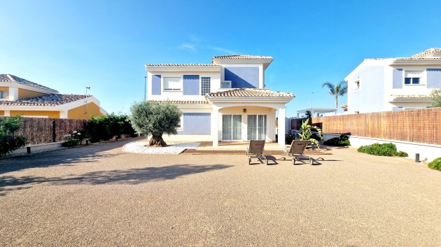 Obra nueva - Chalets -
Purias