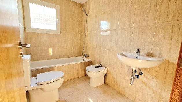 Obra nueva - Chalets -
Purias