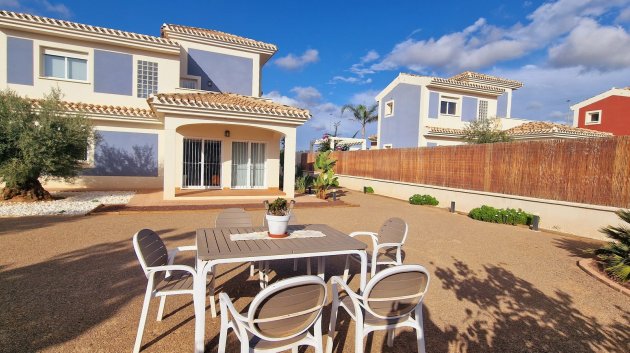 Obra nueva - Chalets -
Purias