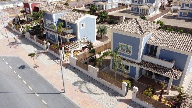 Obra nueva - Chalets -
Purias