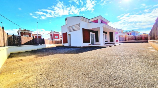 Obra nueva - Chalets -
Purias