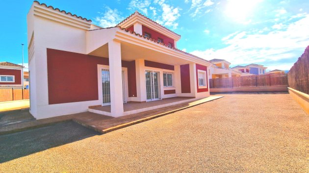 Obra nueva - Chalets -
Purias