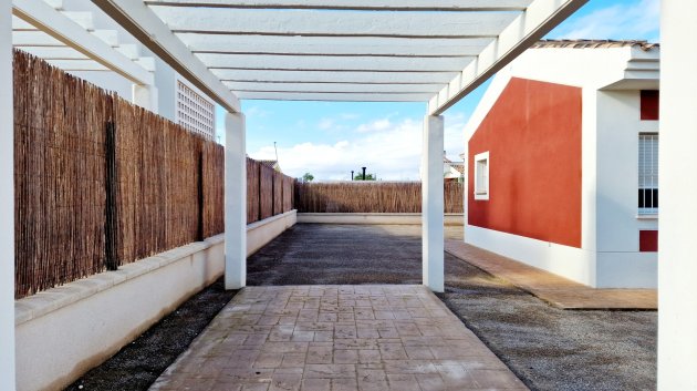 Obra nueva - Chalets -
Purias