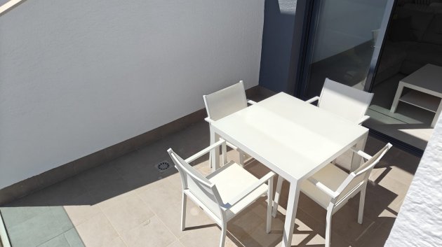 Reventa - Apartamentos -
El Raso