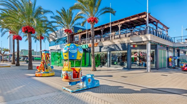 Reventa - Chalets -
Gran Alacant