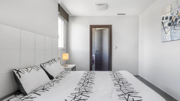 Reventa - Apartamentos -
La Mata - Playa