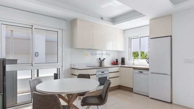 Reventa - Apartamentos -
Ciudad Quesada - Rojales