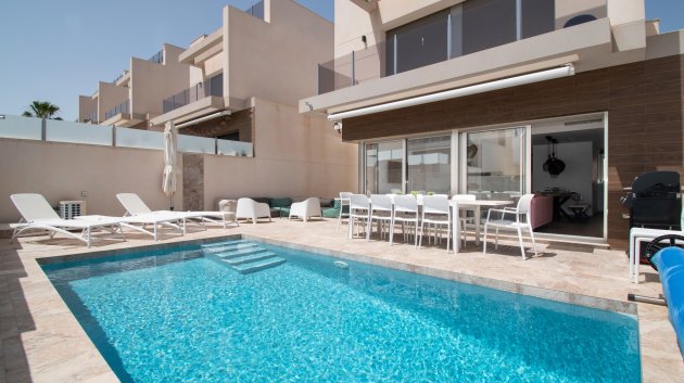 Reventa - Chalets -
Orihuela Costa - Villamartín
