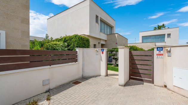 Reventa - Chalets -
Orihuela Costa - Vistabella