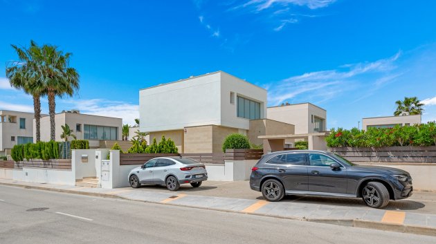 Reventa - Chalets -
Orihuela Costa - Vistabella
