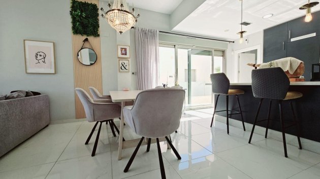 Reventa - Chalets -
Orihuela Costa - Villamartín