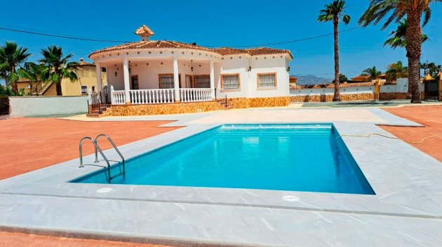 Resale - Villa -
Catral