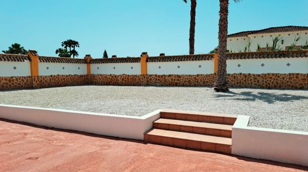 Resale - Villa -
Catral