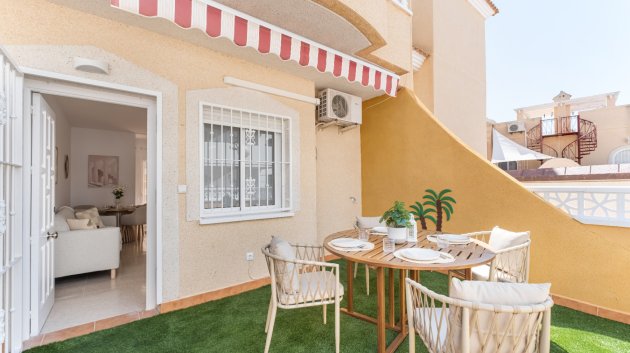 Reventa - Chalets -
Orihuela Costa - Villamartín