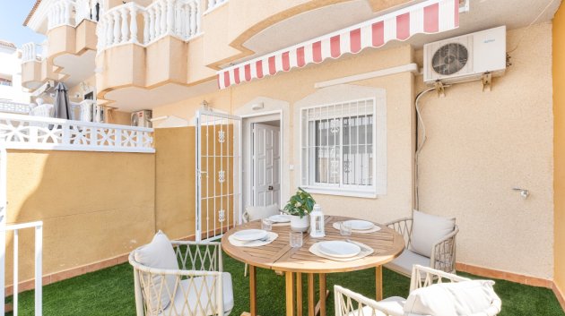 Reventa - Chalets -
Orihuela Costa - Villamartín