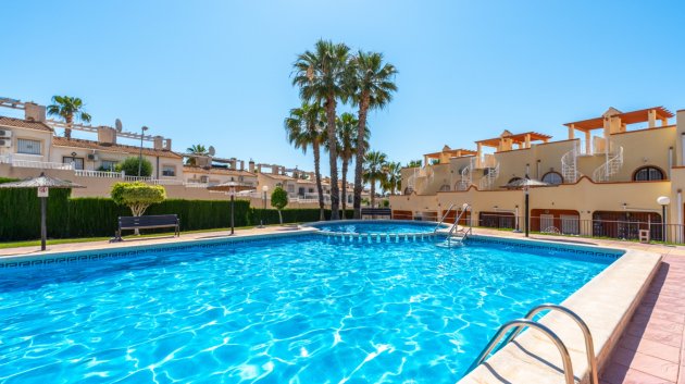 Reventa - Chalets -
Orihuela Costa - Villamartín