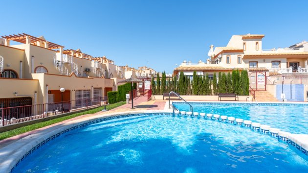 Reventa - Chalets -
Orihuela Costa - Villamartín