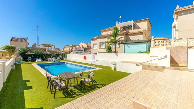 Reventa - Chalets -
Orihuela Costa - Villamartín