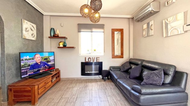 Resale - Villa -
Orihuela Costa - La Zenia
