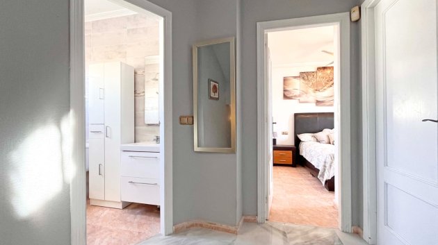 Resale - Villa -
Orihuela Costa - La Zenia