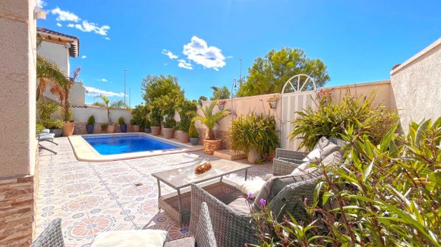 Resale - Villa -
Orihuela Costa - La Zenia