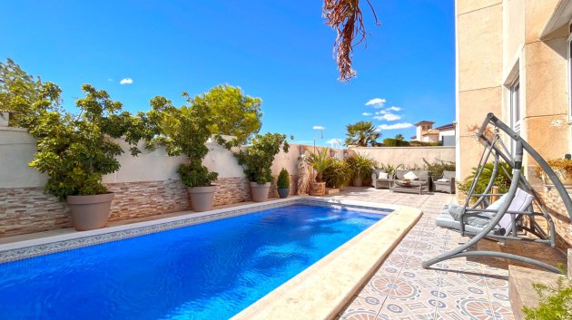 Resale - Villa -
Orihuela Costa - La Zenia