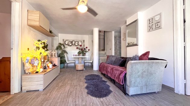 Resale - Villa -
Orihuela Costa - La Zenia