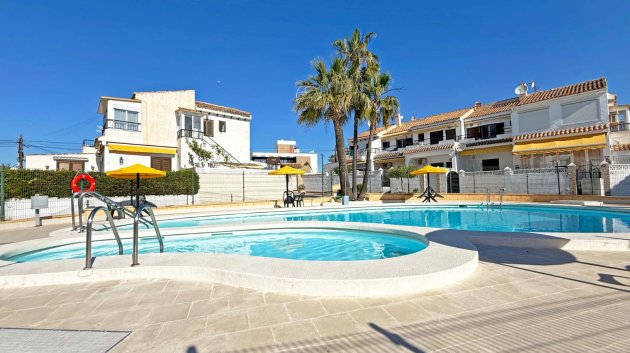 Reventa - Chalets -
Torrevieja - Torrelamata - La Mata