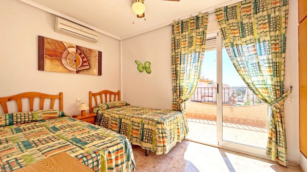 Reventa - Chalets -
Orihuela Costa - Playa Flamenca