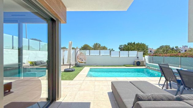 Reventa - Chalets -
Orihuela Costa - Villamartín