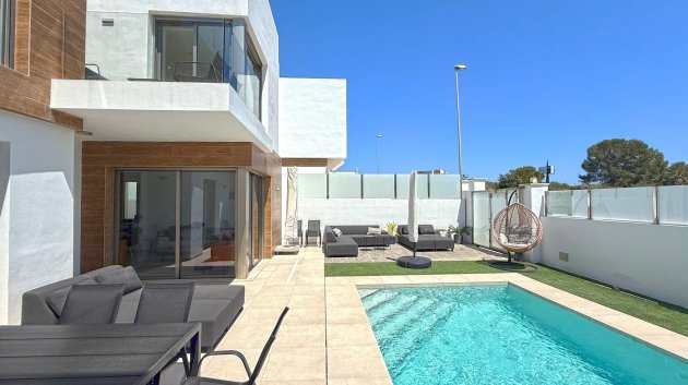 Reventa - Chalets -
Orihuela Costa - Villamartín