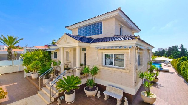 Reventa - Chalets -
Torrevieja - Torrelamata - La Mata