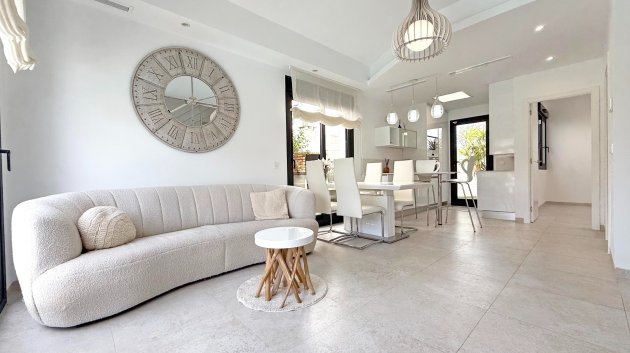 Resale - Villa -
Orihuela Costa - Villamartín