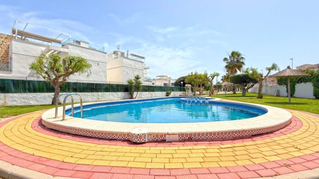 Resale - Villa -
Orihuela Costa - Villamartín
